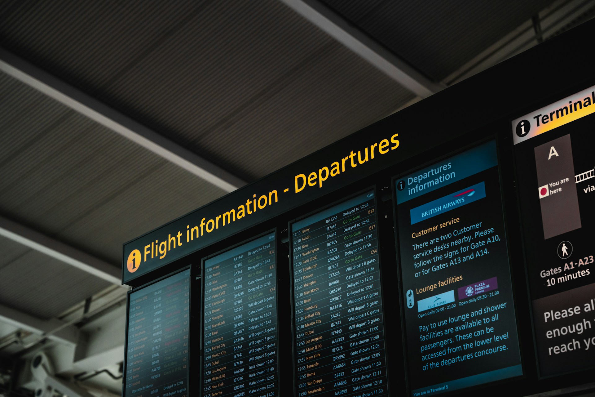 Airport Parking: What to Do If My Flight is Delayed or Cancelled?